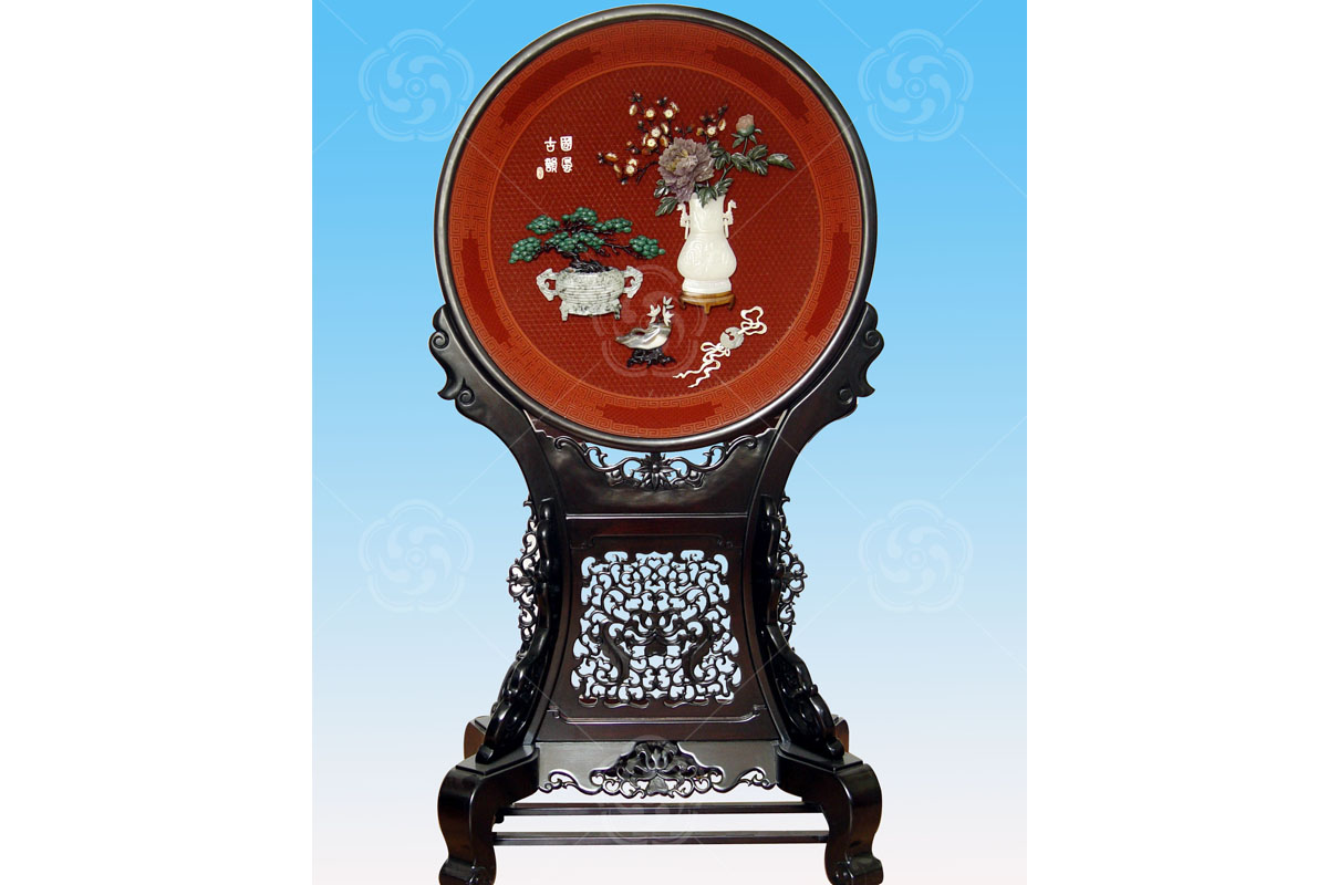 雕漆嵌玉《國(guó)風(fēng)古韻》圓盤地屏精品簡(jiǎn)介